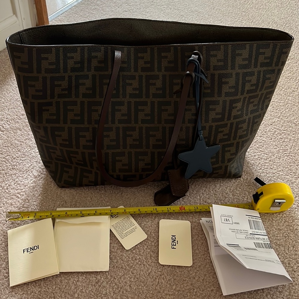 Large Fendi zucca Roll Tote - Picture 2 of 12